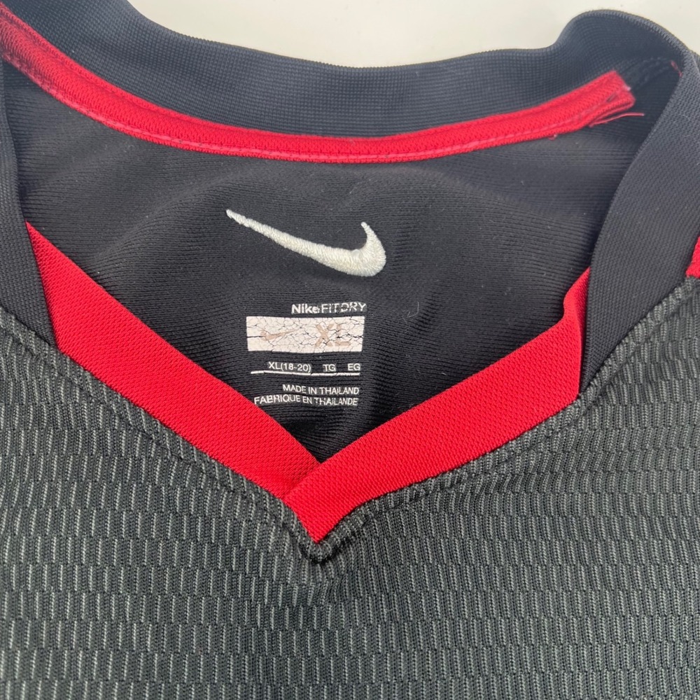 Nike LeBron James Basketball Jersey‎ Tank Top Black Red Youth XL 18-20 - Picture 5 of 13